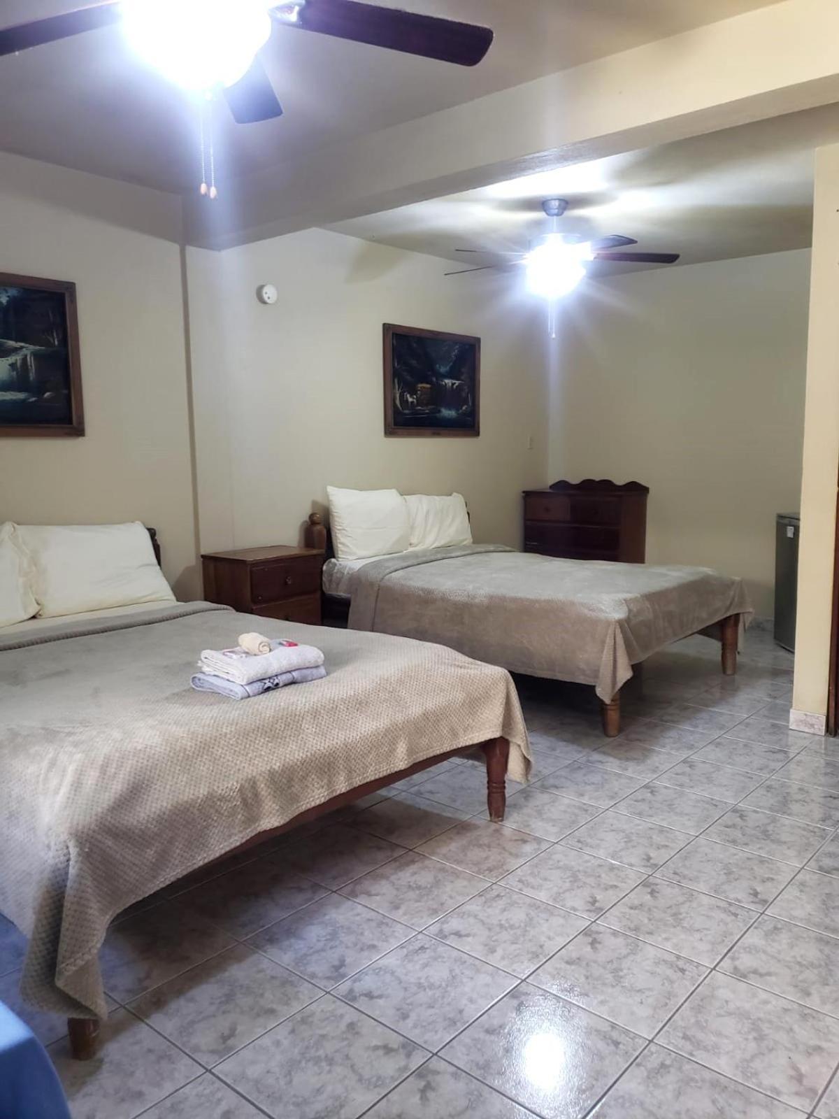 Beach Side Condos Caye Caulker By Ccvh מראה חיצוני תמונה